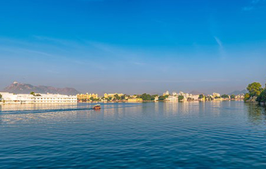 Who owns the lakes of Udaipur?