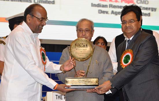 Shri A. K. Jain, M. D., REIL honored with "SCOPE Excellence Award"