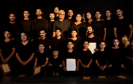Mime Show Mesmerizes 