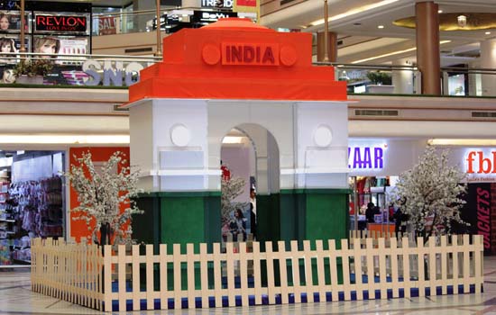 India Gate: an attraction point for celebration India Gate: an attraction point for celebration