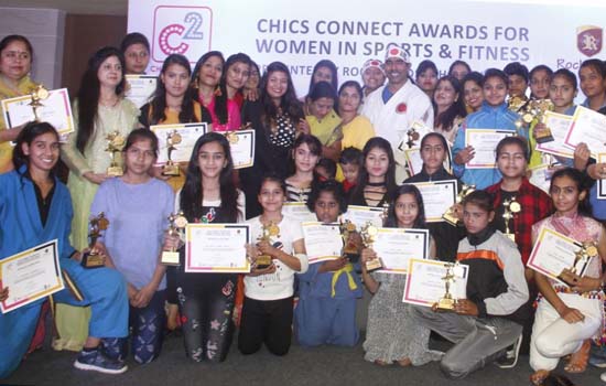 CHICS CONNECT AWARDS FOR WOMEN IN SPORTS AND FITNESS