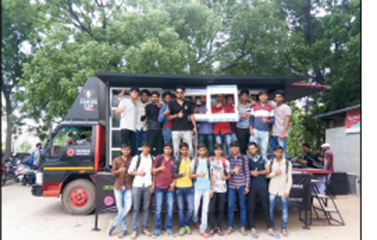 Udaipurstreets witness the best of technological products courtesy of TE Rig Udaipurstreets witness the best of technological products courtesy of TE Rig