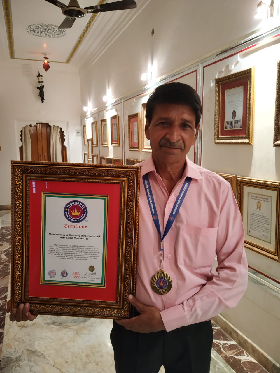 Currency man Bhanawat enters High Range Book of World Records America Currency man Bhanawat enters High Range Book of World Records America