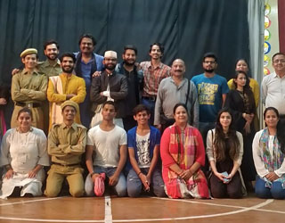 Reality of theatre artists shown through ‘Pocketmar Rangmandal’