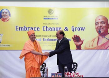 ‘Embrace change & grow’ – says Pujya Swami Brahmavihari Das on his visit to Hindustan Zinc