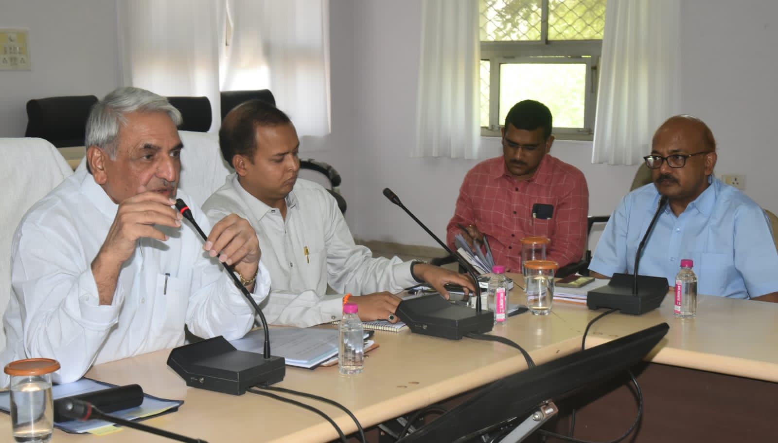 Twenty Point Program and Coordination Committee Dr. Chandrabhan took a review meeting in Bhilwara