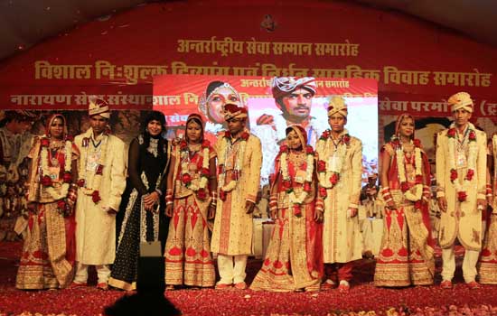 52 DIVYANG AND ECONOMICALLY POOR COUPLES  GET MARRIED