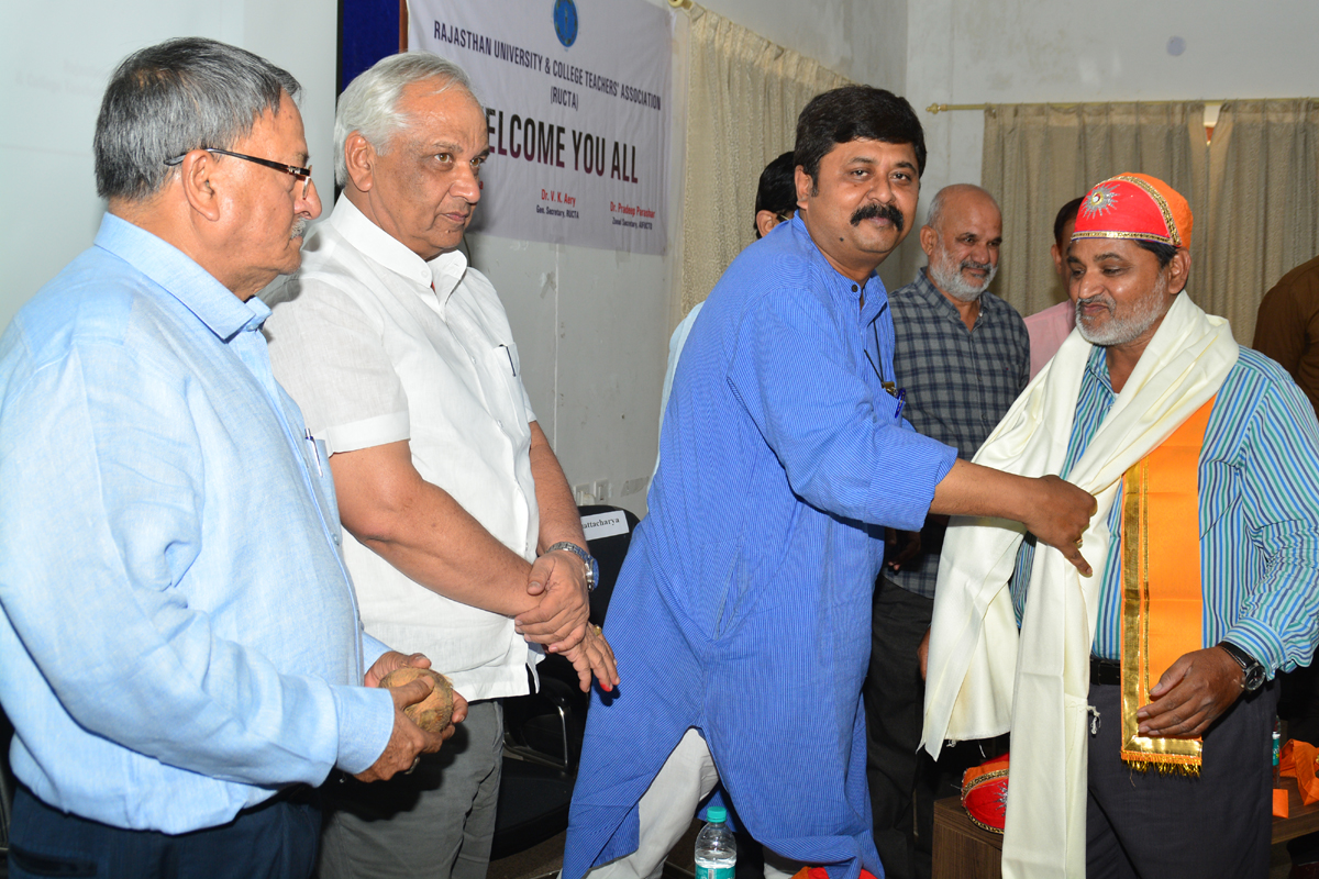 Prof. Chandalia Felicitated for his Life Time Contribution to Teachers' Movement