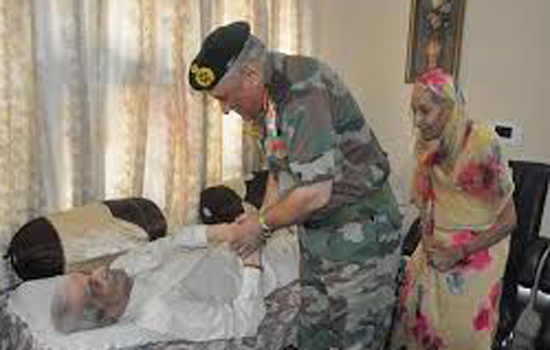 Army chief meets family of Param Vir Chakra awardee late Capt GS Salaria