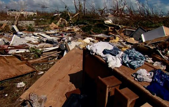 Hurricane Dorian: Hundreds trapped in North Carolina island