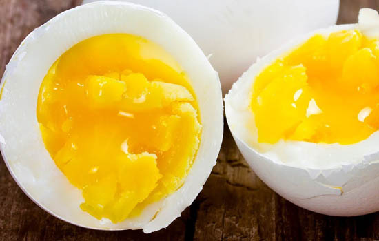 Eat eggs, yolk and all